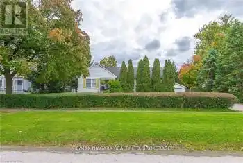 4270 Chippawa Parkway, Niagara Falls (223 - Chippawa), Ontario L2G6E7, 4 Bedrooms Bedrooms, ,3 BathroomsBathrooms,All Houses,For Sale,Chippawa,X11988017