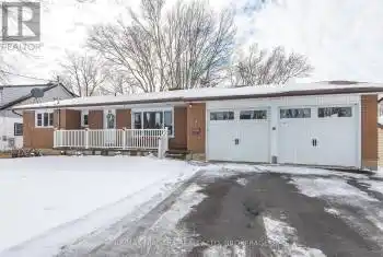 18 Oakridge Crescent, Port Colborne (878 - Sugarloaf), Ontario L3K2T4, 3 Bedrooms Bedrooms, ,3 BathroomsBathrooms,All Houses,For Sale,Oakridge,X11988363
