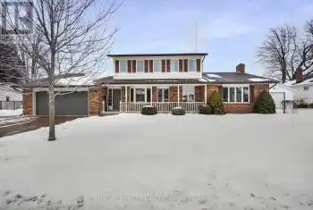 51 Queen Street, Strathroy-Caradoc (SE), Ontario N7G2H5, 3 Bedrooms Bedrooms, ,3 BathroomsBathrooms,All Houses,For Sale,Queen,X12073962
