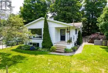135 GRANT Avenue, Meaford, Ontario N4L1A8, 4 Bedrooms Bedrooms, ,2 BathroomsBathrooms,All Houses,For Sale,GRANT,X11925189