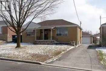 9 Redfern Avenue, Toronto (Downsview-Roding-CFB), Ontario M3M1L4, 2 Bedrooms Bedrooms, ,2 BathroomsBathrooms,All Houses,For Rent,Redfern,W12074370