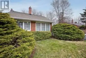 123 Vista Drive, Mississauga (Streetsville), Ontario L5M1W2, 4 Bedrooms Bedrooms, ,2 BathroomsBathrooms,All Houses,For Sale,Vista,W12074642