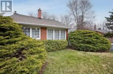 123 Vista Drive Mississauga (Streetsville) Ontario L5M1W2