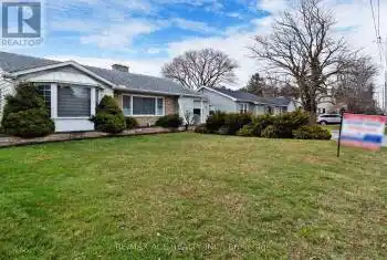 696 Norfolk Street, Norfolk (Simcoe), Ontario N3Y3R4, 5 Bedrooms Bedrooms, ,3 BathroomsBathrooms,All Houses,For Sale,Norfolk,X12074647