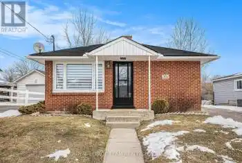 301 Elgin Street, Arnprior, Ontario K7S1P8, 3 Bedrooms Bedrooms, ,2 BathroomsBathrooms,All Houses,For Sale,Elgin,X12074872