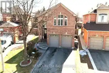 12 Twin Willow Crescent, Brampton (Snelgrove), Ontario L7A1J9, 4 Bedrooms Bedrooms, ,3 BathroomsBathrooms,All Houses,For Sale,Twin Willow,W12074899