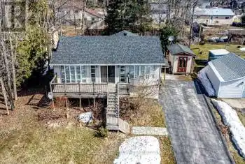 20 Sarna Drive, Tiny, Ontario L9M0B3, 4 Bedrooms Bedrooms, ,2 BathroomsBathrooms,All Houses,For Sale,Sarna,S12074910