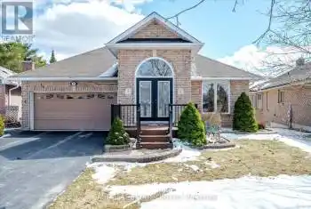 15 Hillview Drive, Kawartha Lakes (Bobcaygeon), Ontario K0M1A0, 3 Bedrooms Bedrooms, ,3 BathroomsBathrooms,All Houses,For Sale,Hillview,X12075343