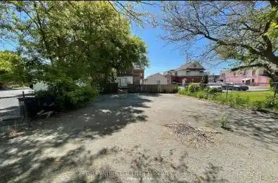 37 Dundas Street Mississauga Ontario L5B 1H2