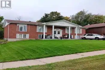 117 Bay Street, Tay (Victoria Harbour), Ontario L0K2A0, 5 Bedrooms Bedrooms, ,3 BathroomsBathrooms,All Houses,For Sale,Bay,S12075225