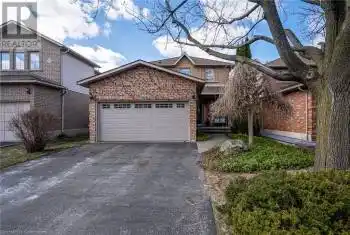 70 BRIDGEPORT Crescent, Ancaster, Ontario L9K1K4, 3 Bedrooms Bedrooms, ,4 BathroomsBathrooms,All Houses,For Sale,BRIDGEPORT,40715249