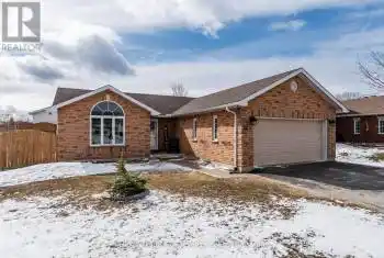56 Byrnes Crescent, Penetanguishene, Ontario L9M1V9, 4 Bedrooms Bedrooms, ,3 BathroomsBathrooms,All Houses,For Sale,Byrnes,S12076004