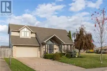 7771 Alpine Drive, Niagara Falls (213 - Ascot), Ontario L2H3B5, 3 Bedrooms Bedrooms, ,2 BathroomsBathrooms,All Houses,For Sale,Alpine,X11987813
