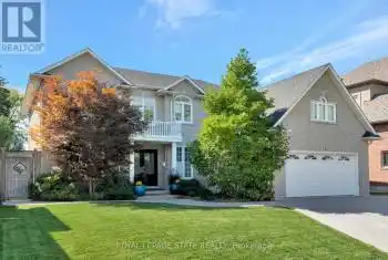 636 Greenravine Drive, Hamilton (Ancaster), Ontario L9G3W2, 4 Bedrooms Bedrooms, ,4 BathroomsBathrooms,All Houses,For Sale,Greenravine,X11971341