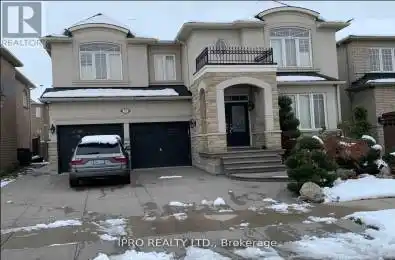 32 Bainsville Circle Brampton (Bram East) Ontario L6P3A4
