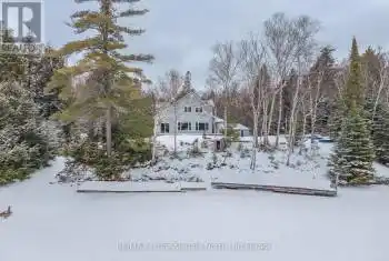 2901 Limberlost Road Unit# 3, Lake of Bays (Finlayson), Ontario P1H2J6, 3 Bedrooms Bedrooms, ,3 BathroomsBathrooms,All Houses,For Sale,Limberlost,X12076783
