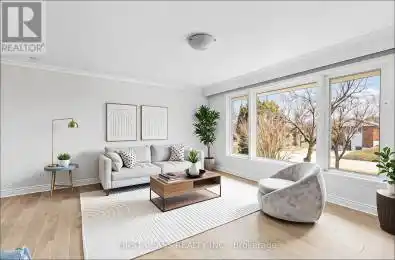 196 Acton Avenue Toronto (Bathurst Manor) Ontario M3H4H5