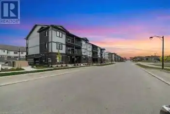 48 OAT LANE Lane, Kitchener, Ontario N2R0T1, 2 Bedrooms Bedrooms, ,3 BathroomsBathrooms,All Houses,For Sale,OAT LANE,40702708