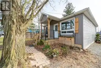 21 RENFREW Street, Caledonia, Ontario N3W1E8, 2 Bedrooms Bedrooms, ,1 BathroomBathrooms,All Houses,For Sale,RENFREW,40714533