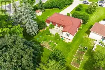 2 HAMILTON Drive, Guelph/Eramosa, Ontario N1E0N9, 5 Bedrooms Bedrooms, ,2 BathroomsBathrooms,All Houses,For Sale,HAMILTON,40697623