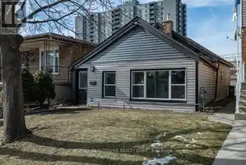 131 West Avenue, Hamilton (Landsdale), Ontario L8L5C4, 3 Bedrooms Bedrooms, ,1 BathroomBathrooms,All Houses,For Sale,West,X12077052