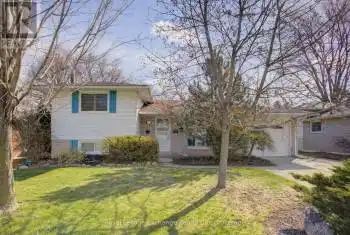 9 Orchard Avenue, Hamilton (Dundas), Ontario L9H4A1, 3 Bedrooms Bedrooms, ,2 BathroomsBathrooms,All Houses,For Sale,Orchard,X12077540