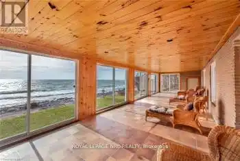 537 Sandy Bay Road, Haldimand, Ontario N1A2W6, 4 Bedrooms Bedrooms, ,3 BathroomsBathrooms,All Houses,For Sale,Sandy Bay,X12077665