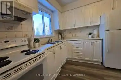 44 Bowerbank Drive Toronto (Newtonbrook East) Ontario M2M1Z8