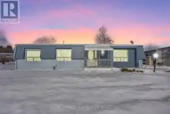 4 Linden Lane, Innisfil, Ontario L9S1P4, 2 Bedrooms Bedrooms, ,2 BathroomsBathrooms,All Houses,For Sale,Linden,N12077650