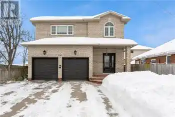 1705 UPPER WELLINGTON Street, Hamilton, Ontario L9B1P1, 3 Bedrooms Bedrooms, ,4 BathroomsBathrooms,All Houses,For Sale,UPPER WELLINGTON,40702044