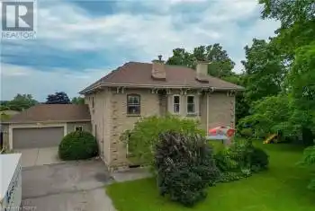 49 MARKET Street, Paris, Ontario N3L3B1, 6 Bedrooms Bedrooms, ,3 BathroomsBathrooms,All Houses,For Sale,MARKET,40715739