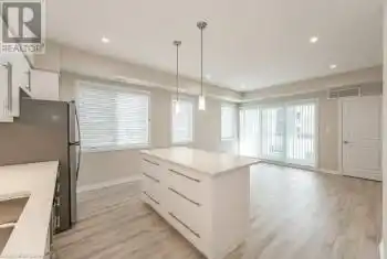 36 PROGRESS Crescent, Kitchener, Ontario N2R0R7, 2 Bedrooms Bedrooms, ,3 BathroomsBathrooms,All Houses,For Sale,PROGRESS,40695171