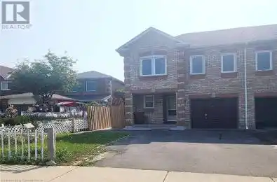 61 RAVENSCLIFFE Court Brampton Ontario L6X4N9