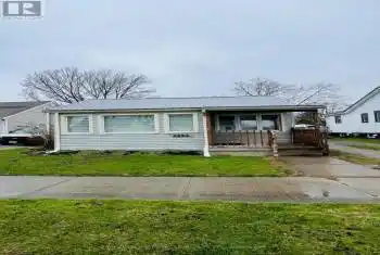 6333 Skinner Street, Niagara Falls (217 - Arad/Fallsview), Ontario L2G2Y6, 2 Bedrooms Bedrooms, ,1 BathroomBathrooms,All Houses,For Sale,Skinner,X12077769