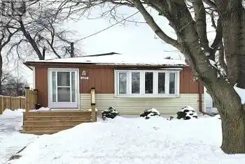 122 East 45th Street, Hamilton (Hampton Heights), Ontario L8T3K1, 2 Bedrooms Bedrooms, ,2 BathroomsBathrooms,All Houses,For Sale,East 45th,X11967670
