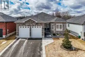 4 Charlie Rawson Boulevard, Tay (Victoria Harbour), Ontario L0K2A0, 4 Bedrooms Bedrooms, ,3 BathroomsBathrooms,All Houses,For Sale,Charlie Rawson,S12078079