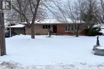 1802 FOUR MILE CREEK Road, Niagara-on-the-Lake (108 - Virgil), Ontario L0S1J0, 4 Bedrooms Bedrooms, ,2 BathroomsBathrooms,All Houses,For Sale,FOUR MILE CREEK,X11971291