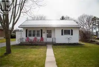 831 MAIN Street, Port Dover, Ontario N0A1N0, 1 Bedroom Bedrooms, ,1 BathroomBathrooms,All Houses,For Sale,MAIN,40715779