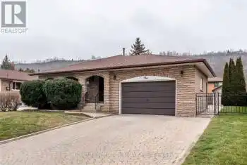 5 Teak Street, Hamilton (Stoney Creek), Ontario L8G2S8, 4 Bedrooms Bedrooms, ,2 BathroomsBathrooms,All Houses,For Rent,Teak,X12078206