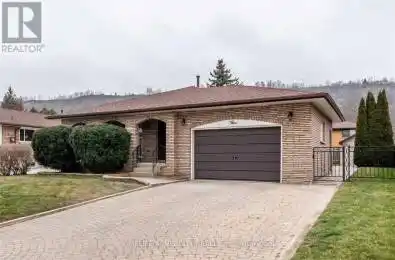 5 Teak Street Hamilton (Stoney Creek) Ontario L8G2S8