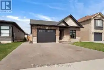 94 Willowbrook Drive, Welland (770 - West Welland), Ontario L3C0G2, 4 Bedrooms Bedrooms, ,3 BathroomsBathrooms,All Houses,For Sale,Willowbrook,X12078086
