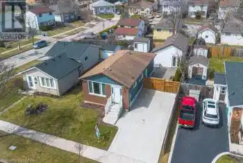 14 YORKDALE Crescent, Hamilton, Ontario L8J1E3, 5 Bedrooms Bedrooms, ,2 BathroomsBathrooms,All Houses,For Sale,YORKDALE,40716298