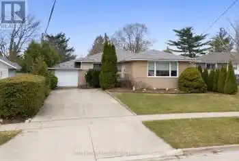 5 Weber Drive, Halton Hills (Georgetown), Ontario L7G1C1, 4 Bedrooms Bedrooms, ,3 BathroomsBathrooms,All Houses,For Sale,Weber,W12078015