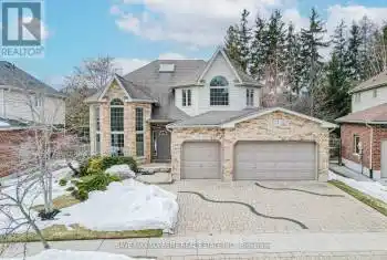 39 Wagon Street, Kitchener, Ontario N2P2T5, 6 Bedrooms Bedrooms, ,4 BathroomsBathrooms,All Houses,For Sale,Wagon,X12078572