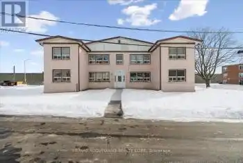 145 North Service Road Unit# 1, Oakville (1003 - CP College Park), Ontario L6H1A3, 2 Bedrooms Bedrooms, ,1 BathroomBathrooms,All Houses,For Rent,North Service,W11970315