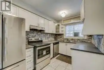 11 Juliana Square, Brampton (Northgate), Ontario L6S2L4, 3 Bedrooms Bedrooms, ,2 BathroomsBathrooms,All Houses,For Rent,Juliana,W11921010