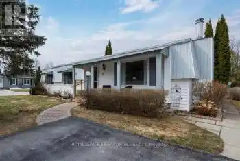 8 Bonavista Arm, Innisfil, Ontario L9S1P5, 2 Bedrooms Bedrooms, ,2 BathroomsBathrooms,All Houses,For Sale,Bonavista Arm,N12079228