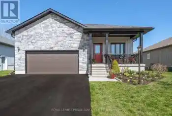 12 Dorchester Drive, Prince Edward County (Wellington Ward), Ontario K0K3L0, 4 Bedrooms Bedrooms, ,3 BathroomsBathrooms,All Houses,For Sale,Dorchester,X12079399
