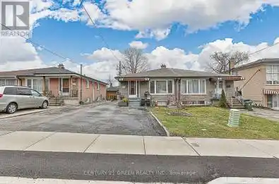 23 Chalkfarm Drive Toronto (Downsview-Roding-CFB) Ontario M3L1L1
