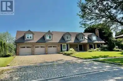 11 Rae Crescent Markham (Unionville) Ontario L3R2X8